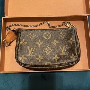 Louis Vuitton Mini Pochette